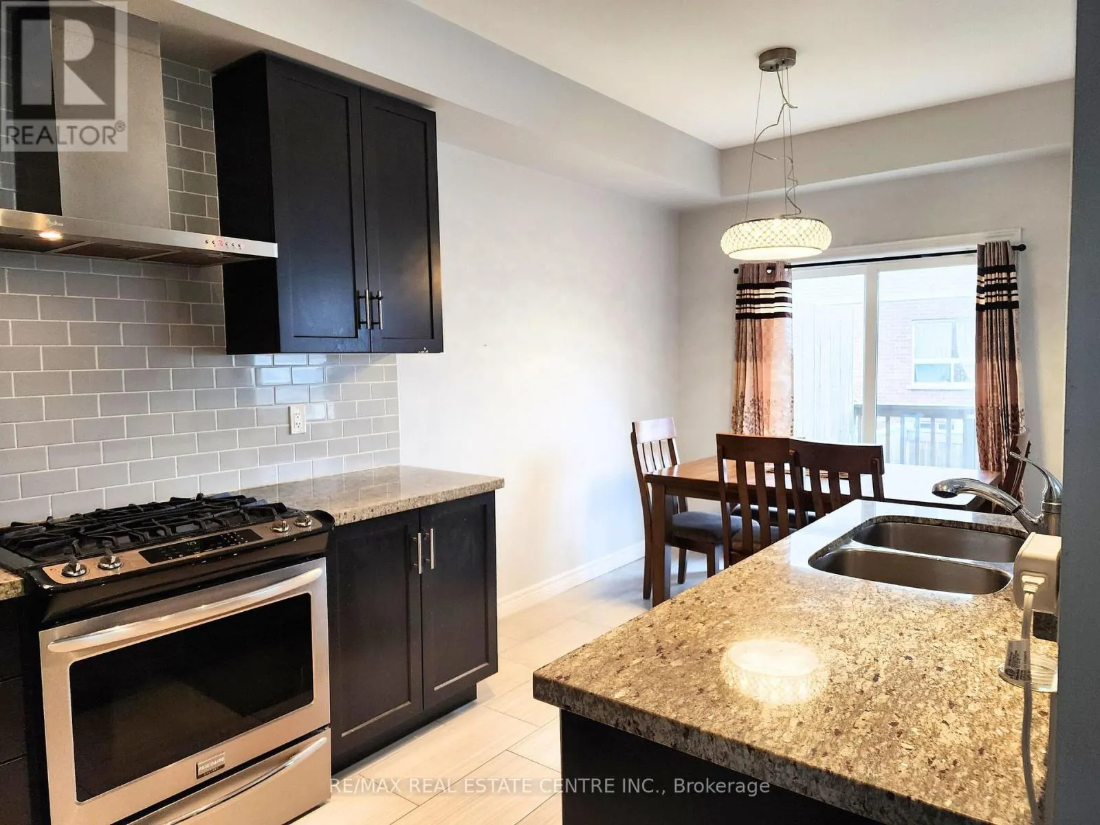 54 - 8 LAKELAWN ROAD