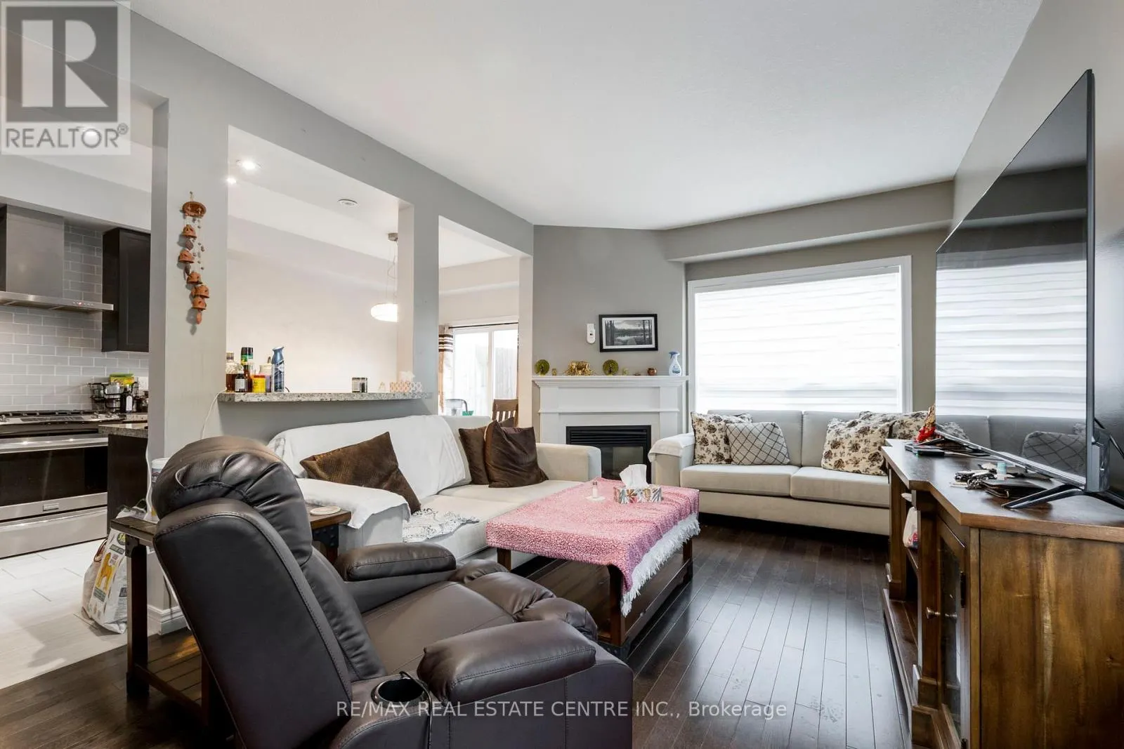 54 - 8 LAKELAWN ROAD