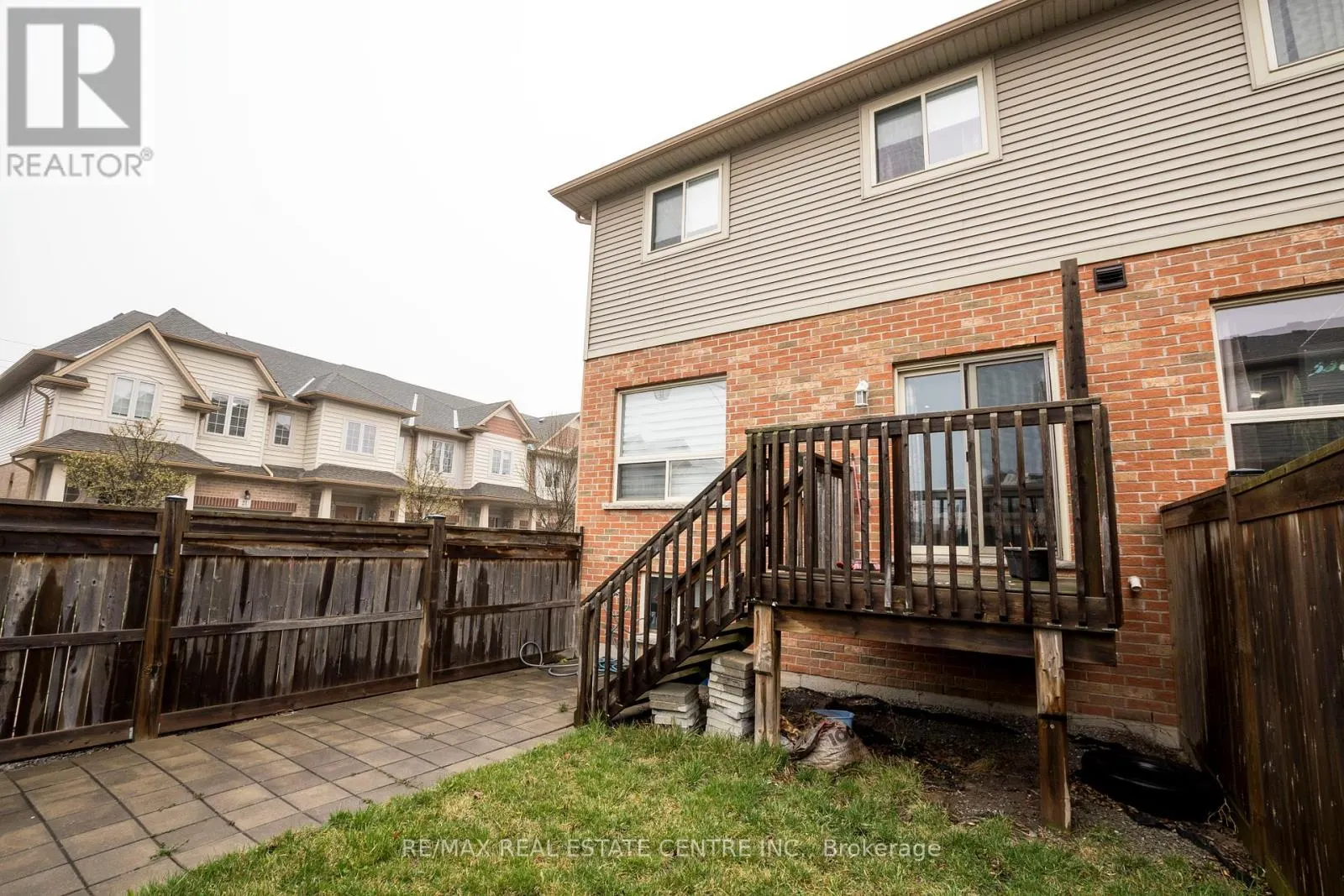 54 - 8 LAKELAWN ROAD