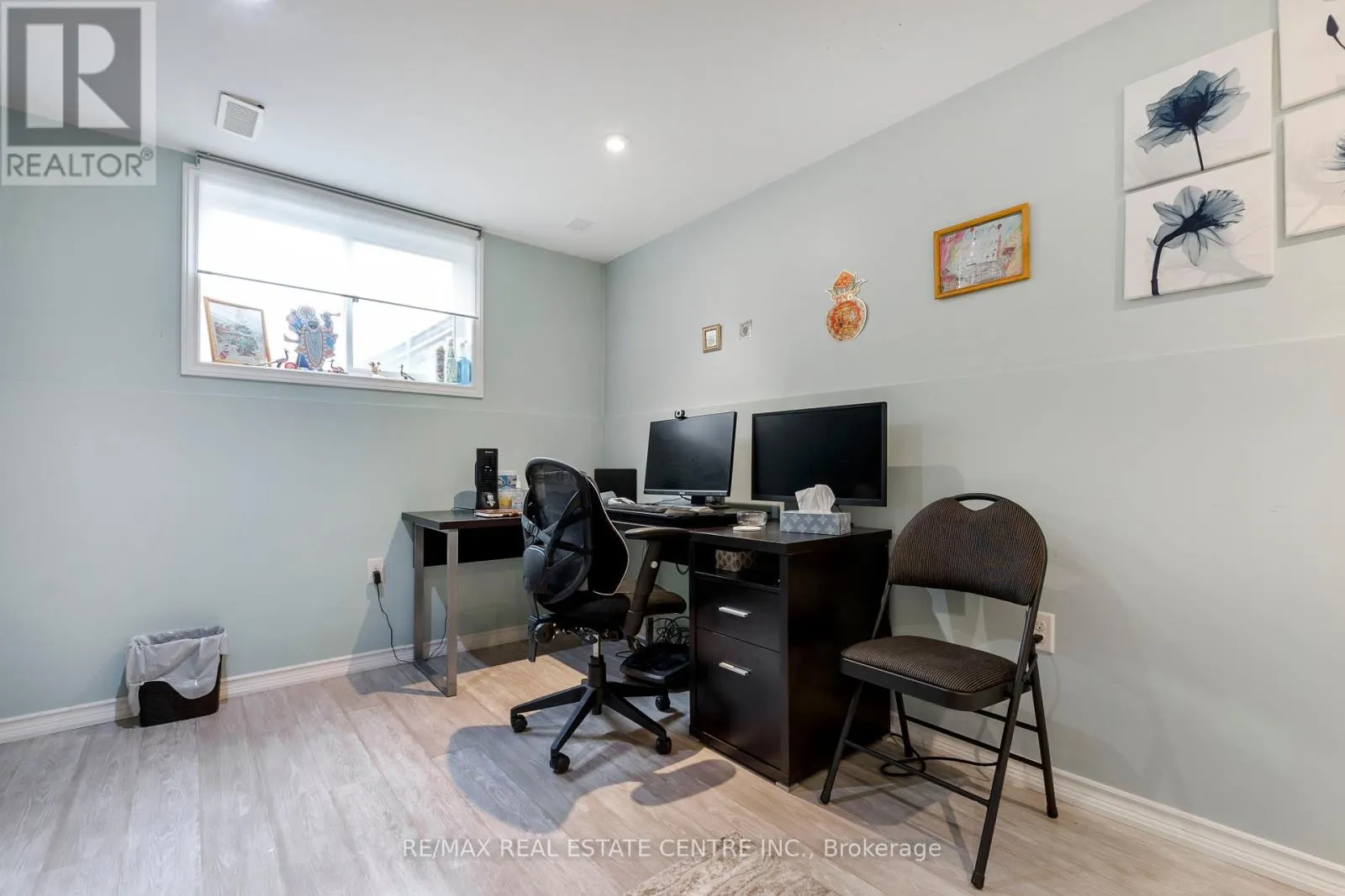 54 - 8 LAKELAWN ROAD