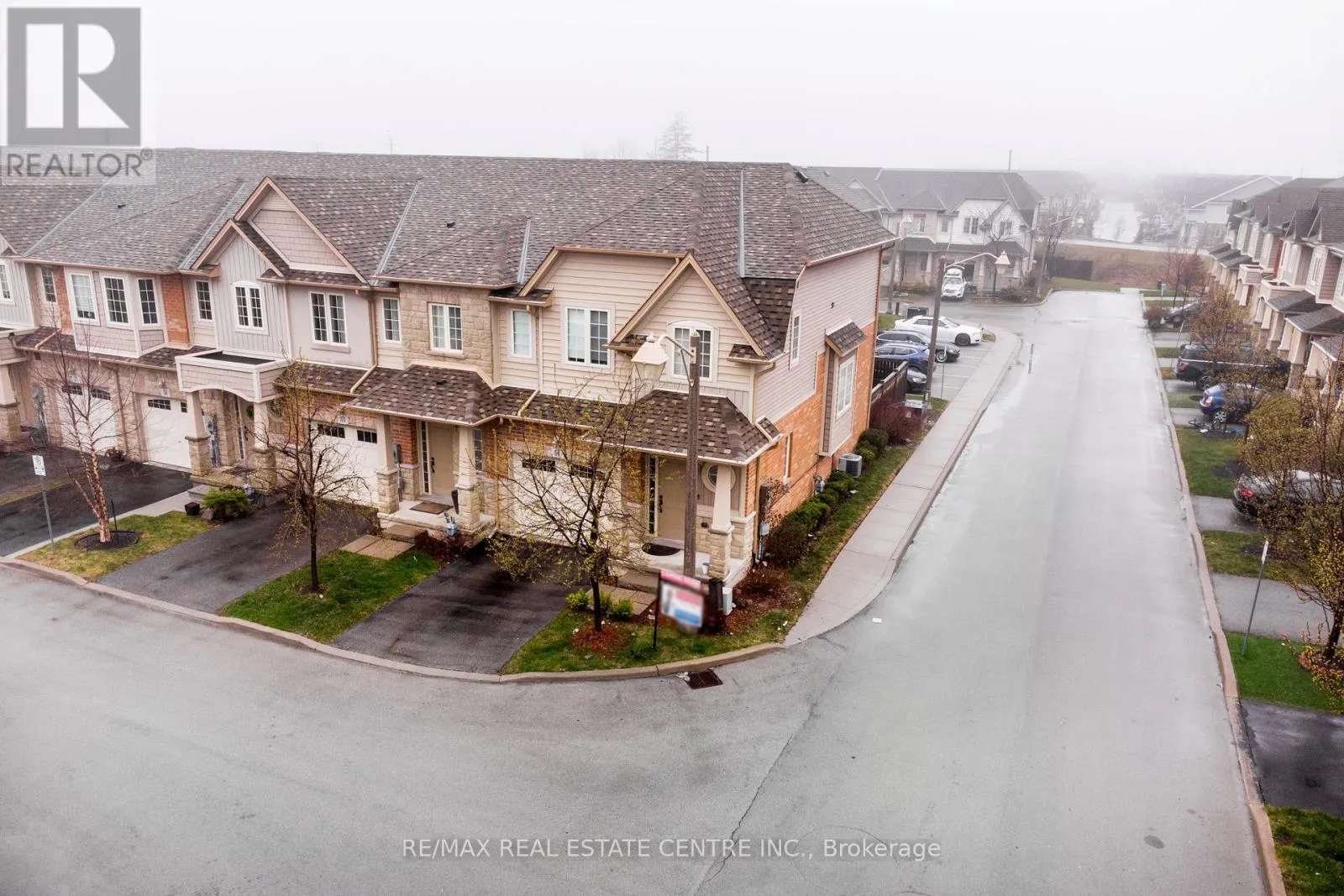 54 - 8 LAKELAWN ROAD