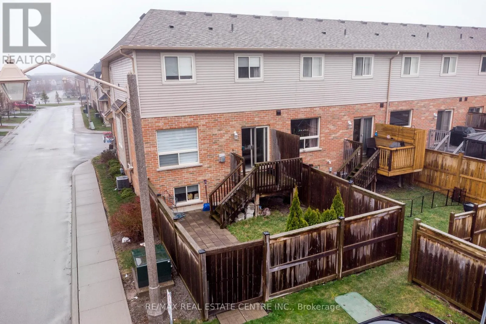 54 - 8 LAKELAWN ROAD