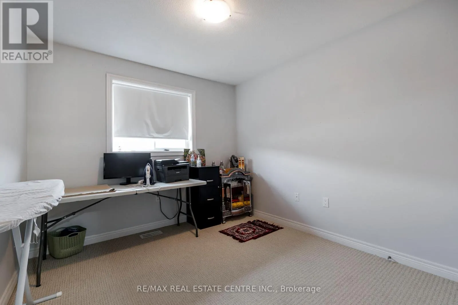 54 - 8 LAKELAWN ROAD