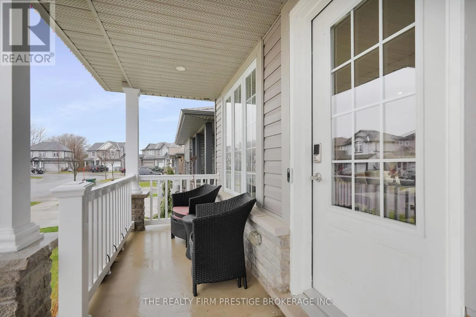 27 WILLIS AVENUE