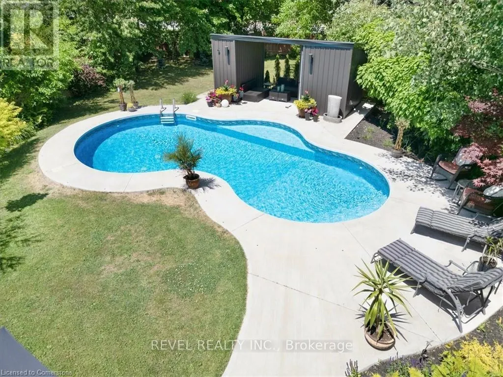17 MICHAELA CRESCENT