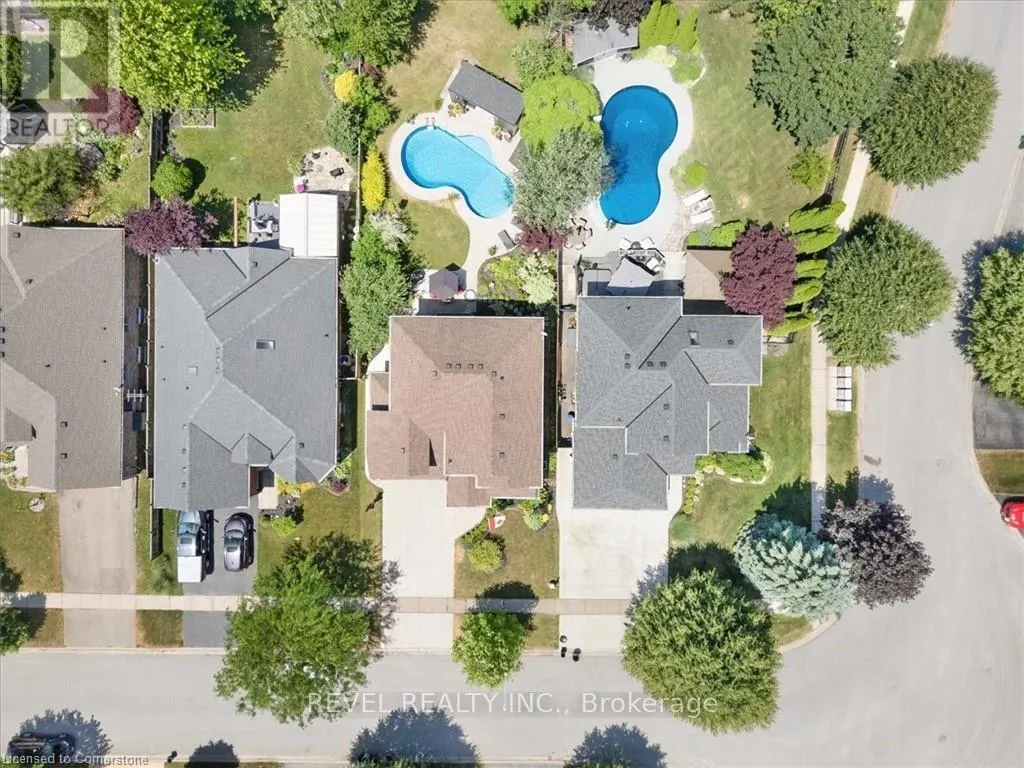 17 MICHAELA CRESCENT