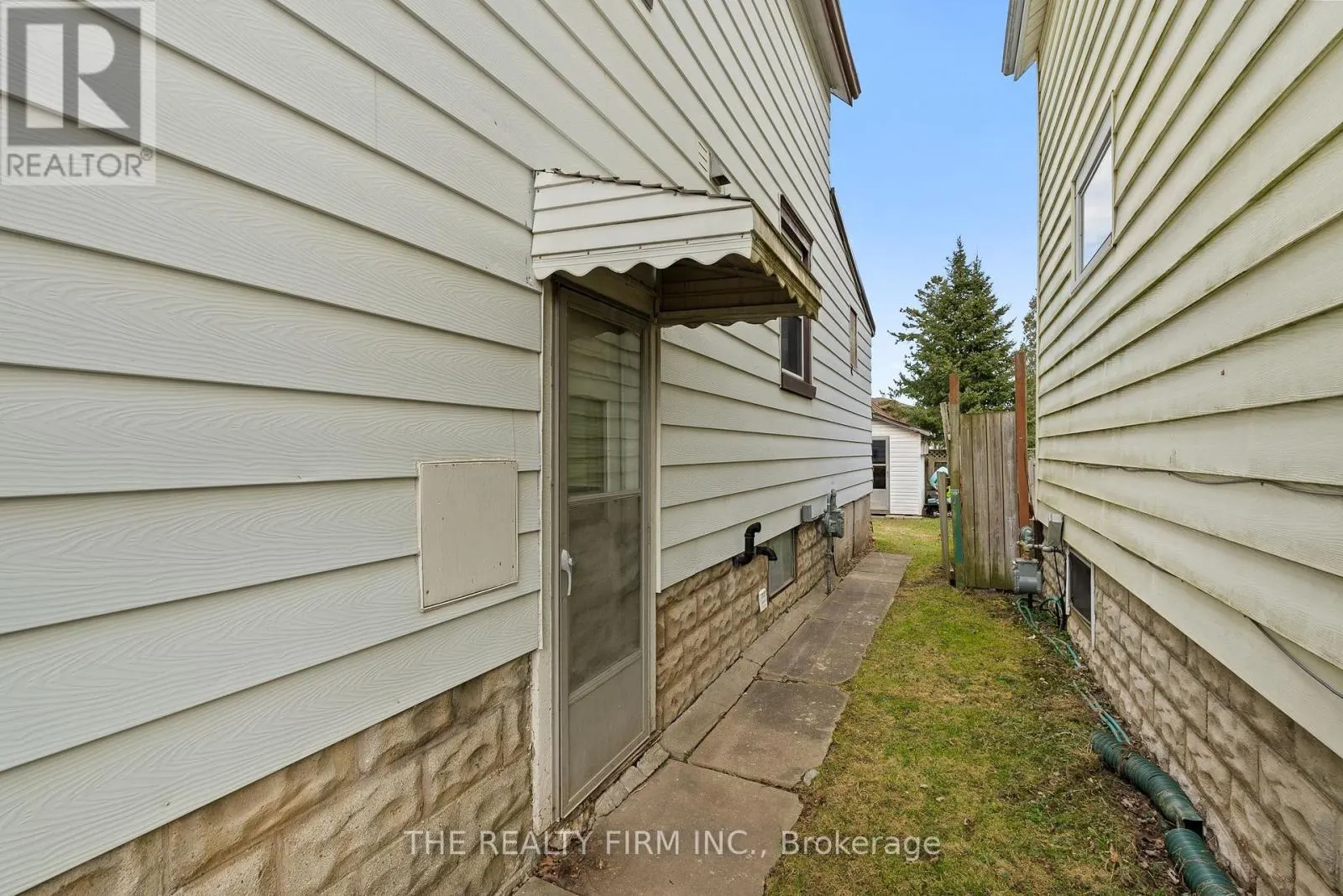 20 FOURTH AVENUE