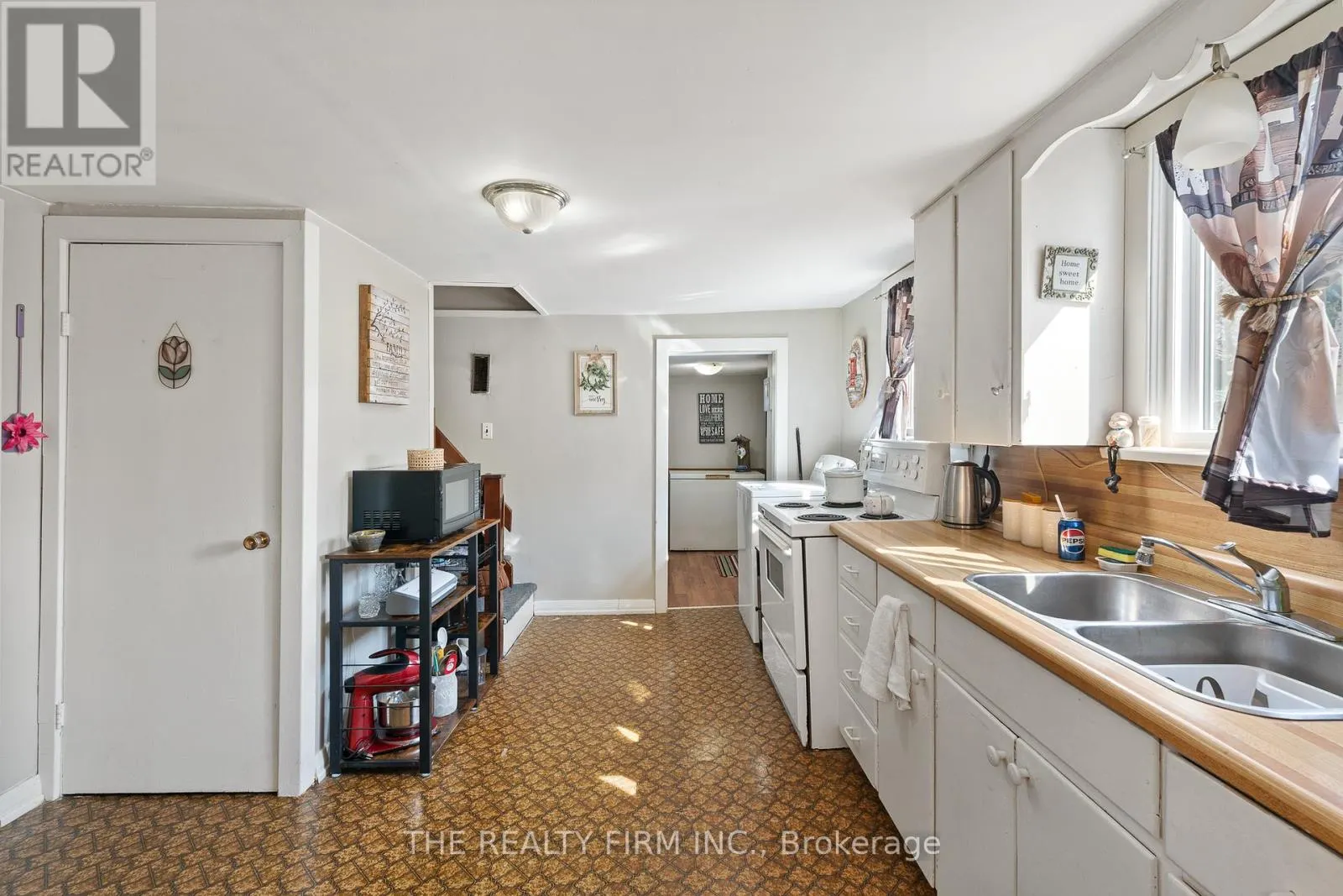 18 FOURTH AVENUE