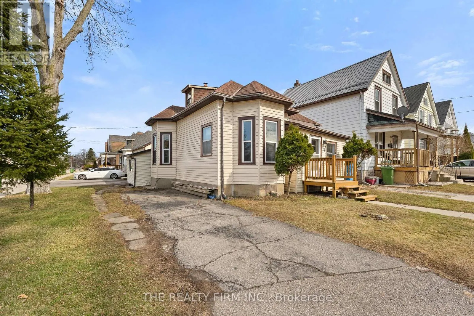 18 FOURTH AVENUE