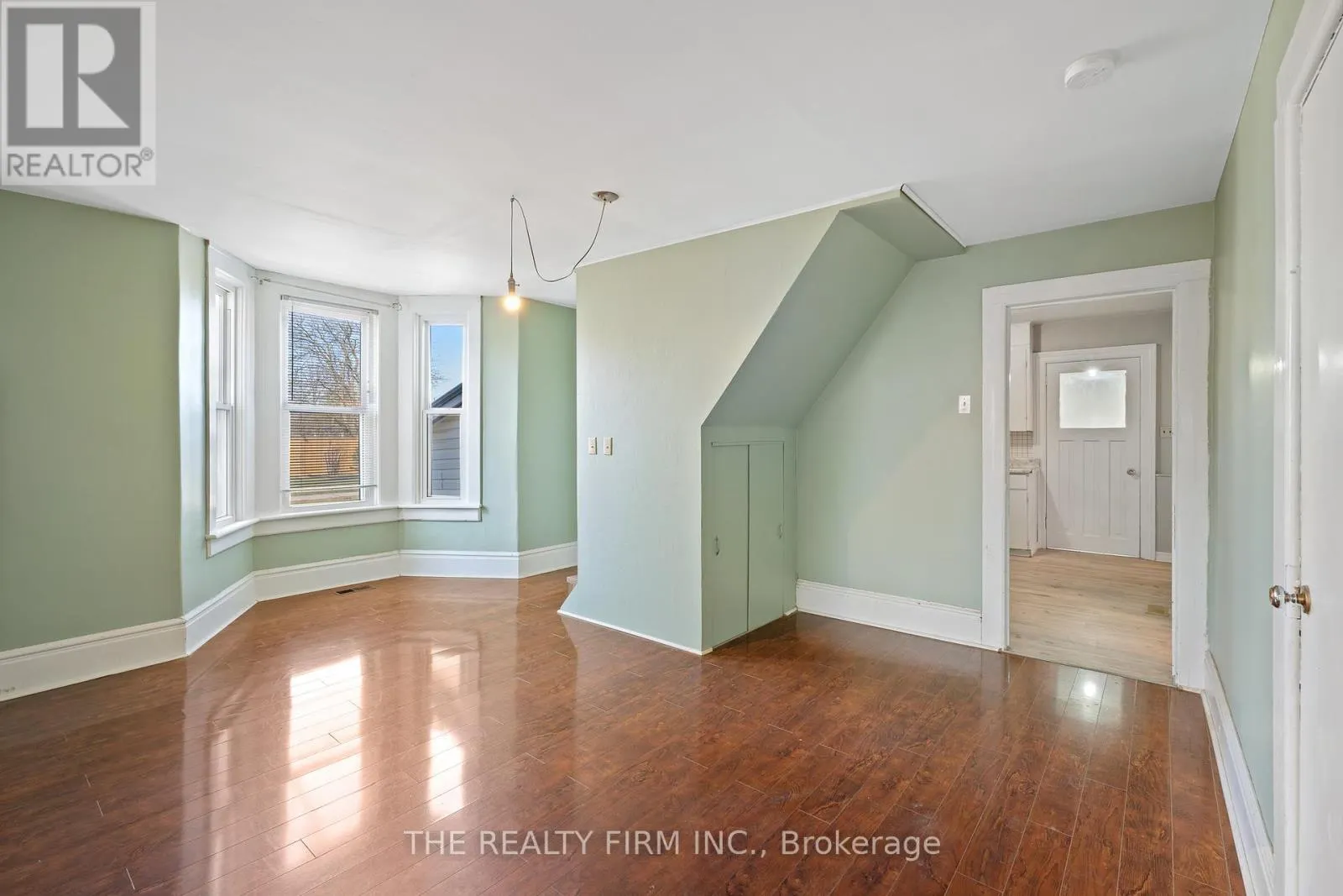 18 FOURTH AVENUE