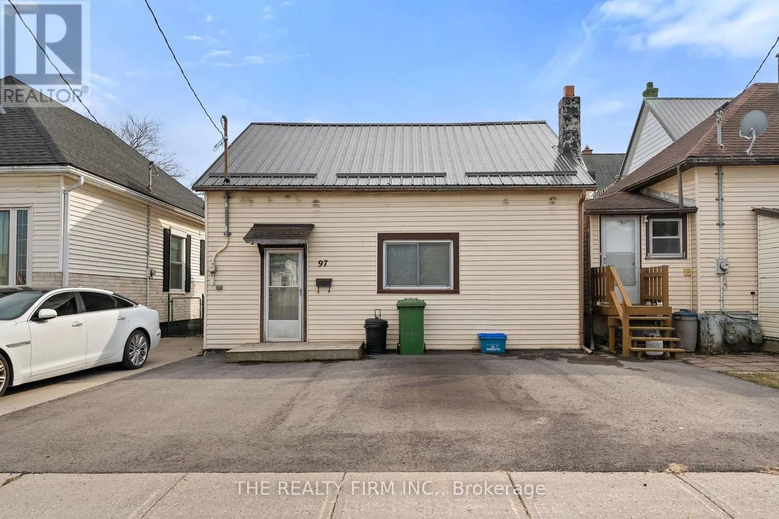 18 FOURTH AVENUE