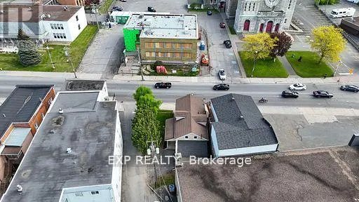 467 MAIN STREET
