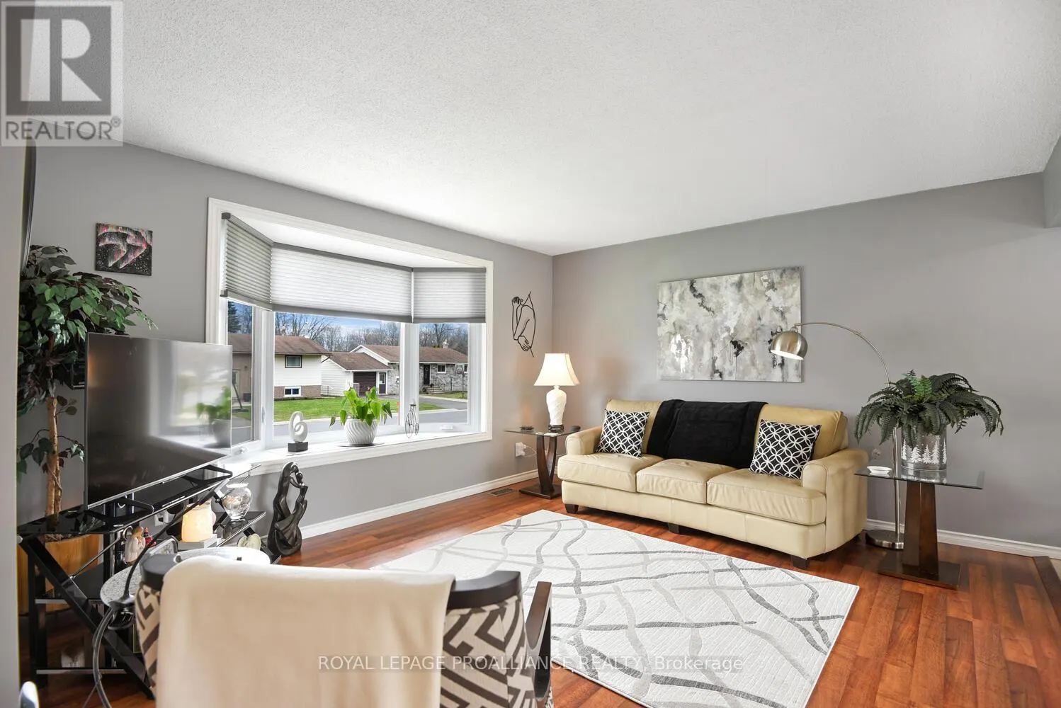 1343 BORDEN CRESCENT