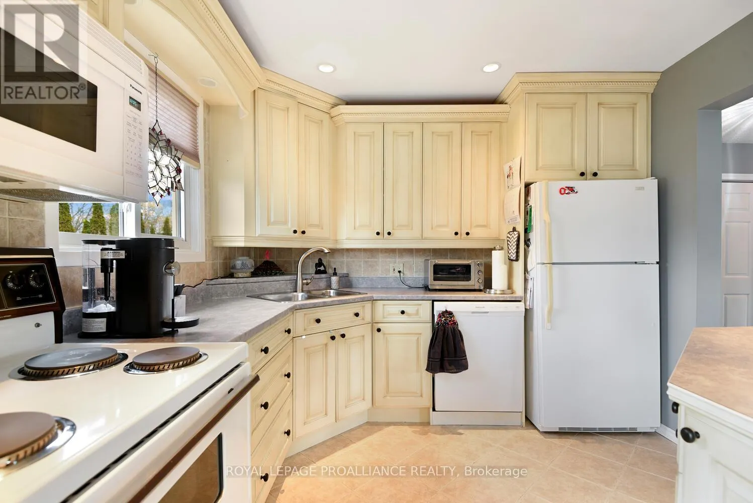 1343 BORDEN CRESCENT
