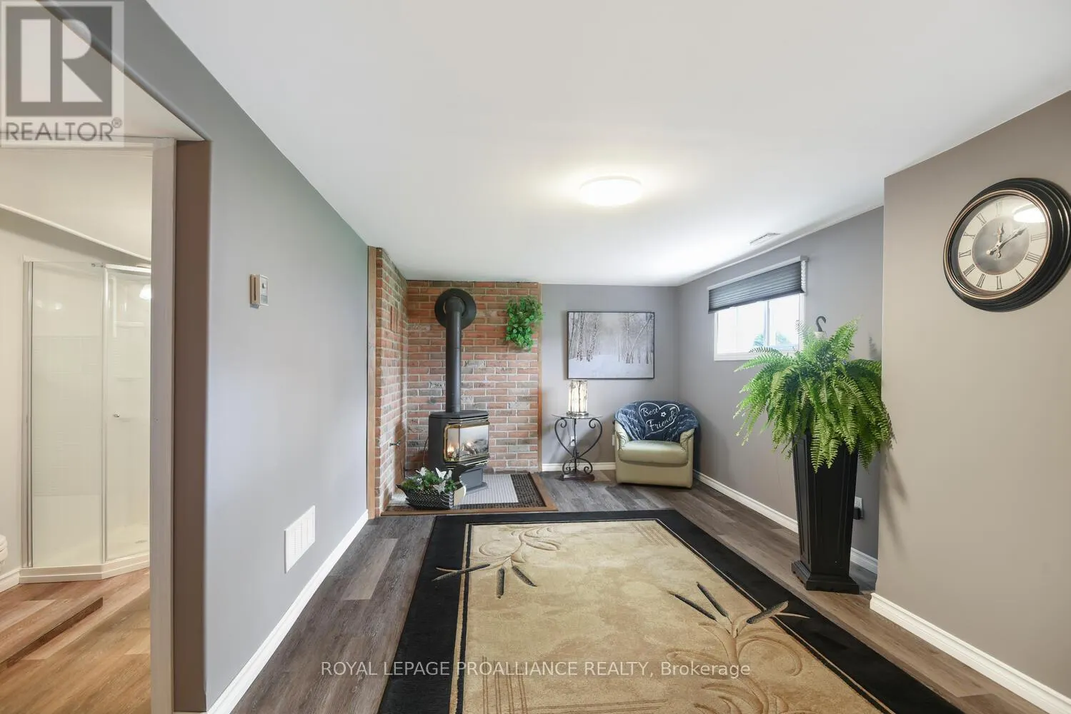 1343 BORDEN CRESCENT