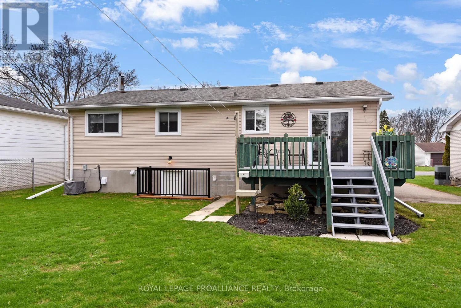 1343 BORDEN CRESCENT