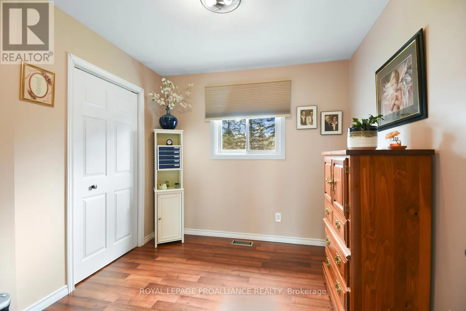 1343 BORDEN CRESCENT