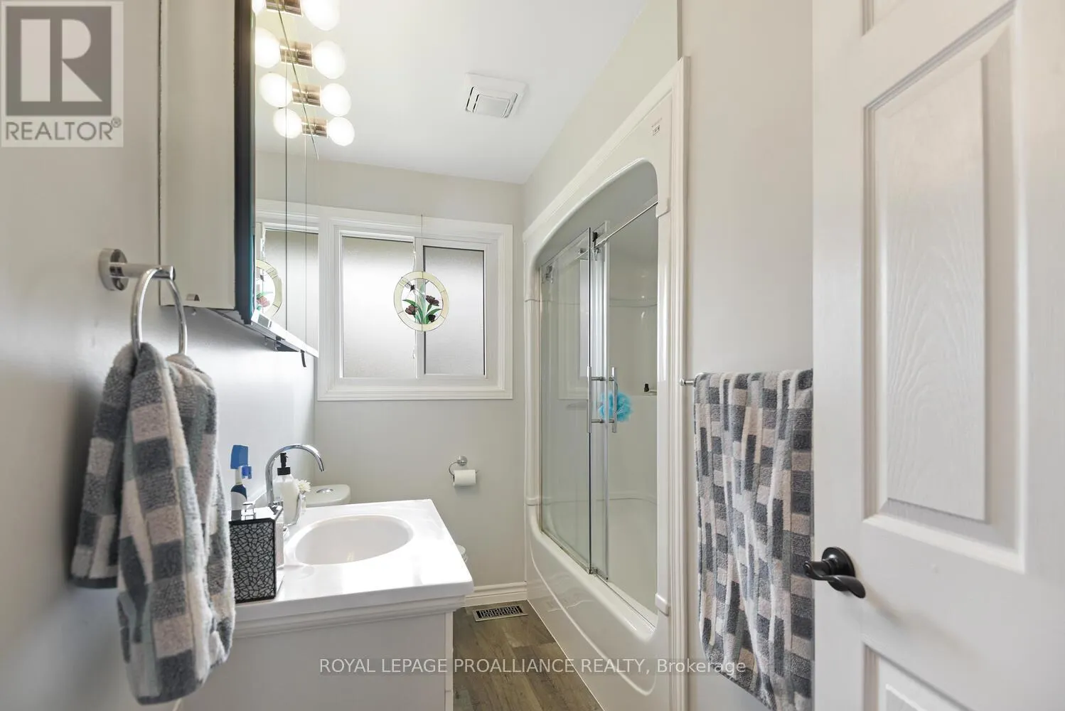 1343 BORDEN CRESCENT