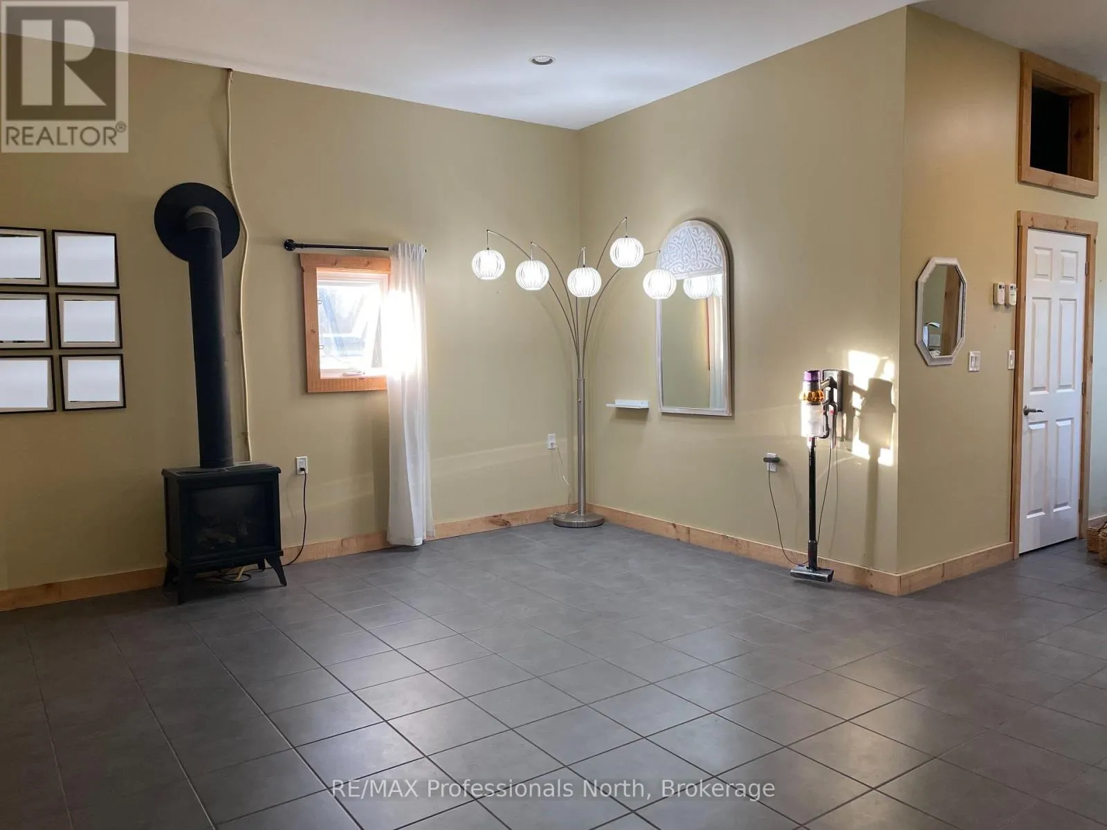 C - 60 ONTARIO STREET, #C