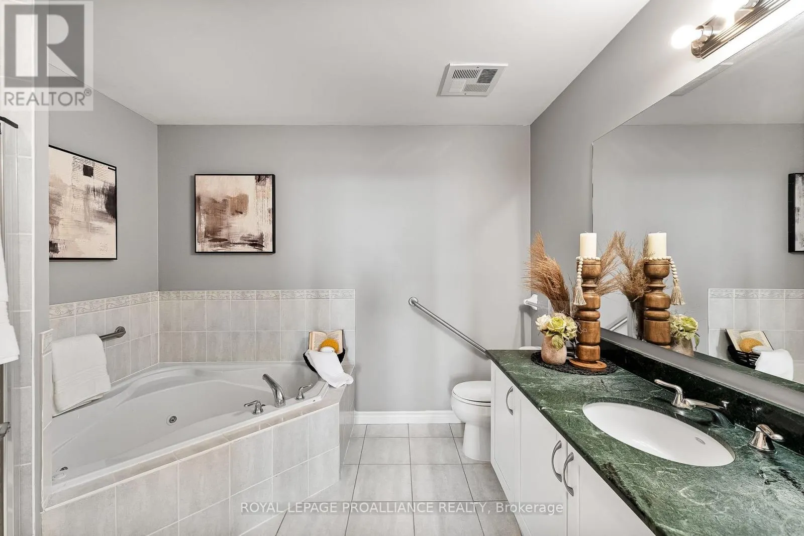 407 - 125 THIRD STREET, #407