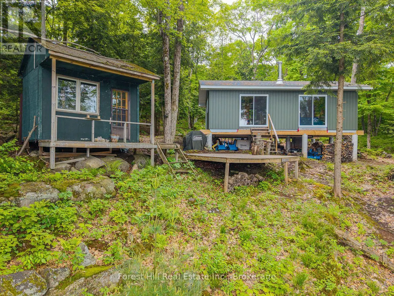 60 HAWKSVIEW LANE