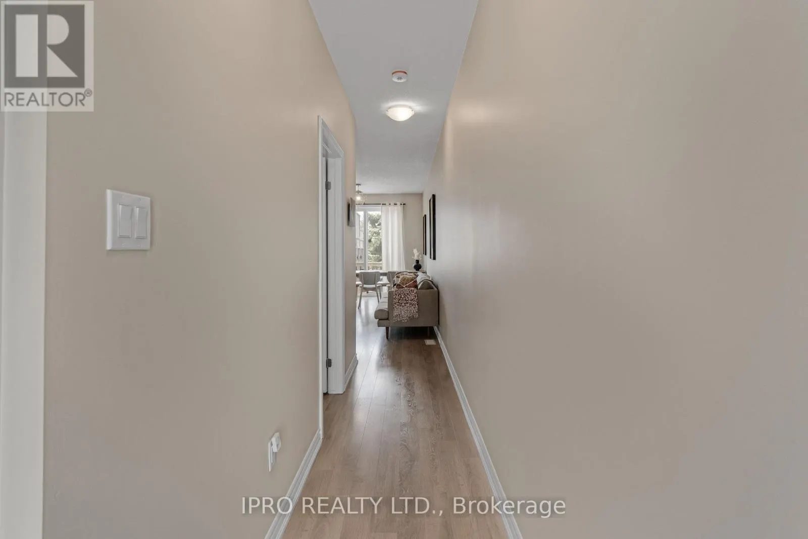 46 - 219 DUNDAS STREET E