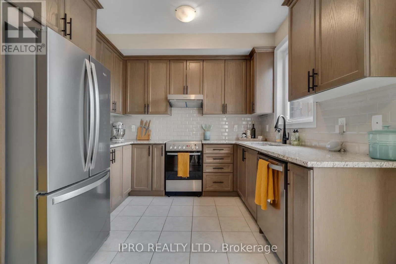 46 - 219 DUNDAS STREET E