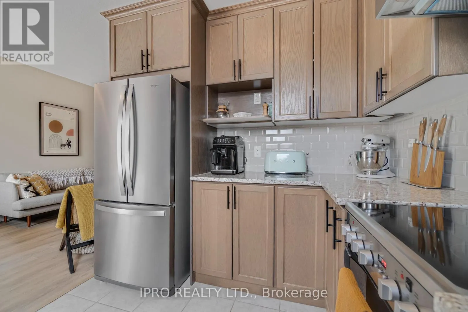46 - 219 DUNDAS STREET E