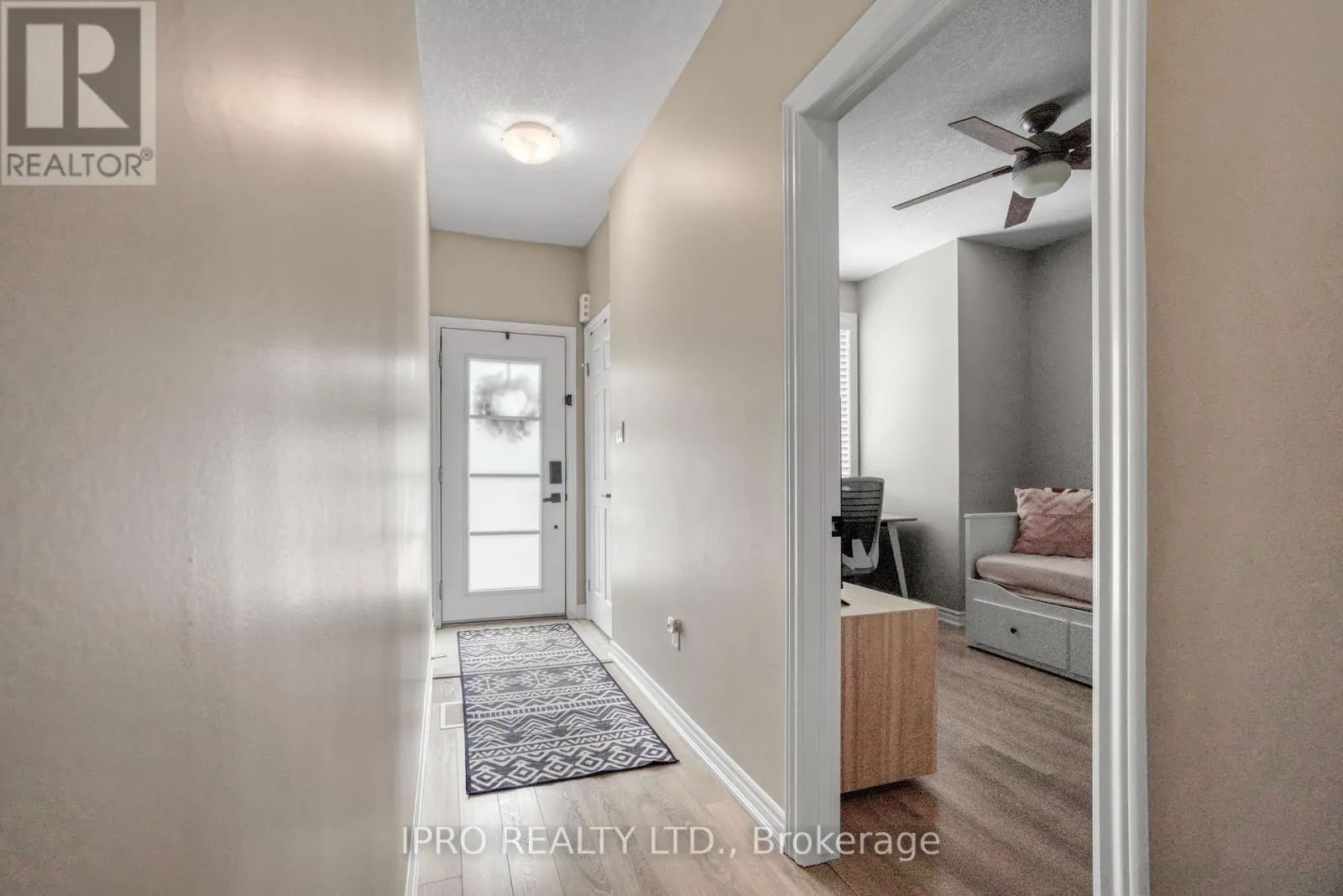 46 - 219 DUNDAS STREET E