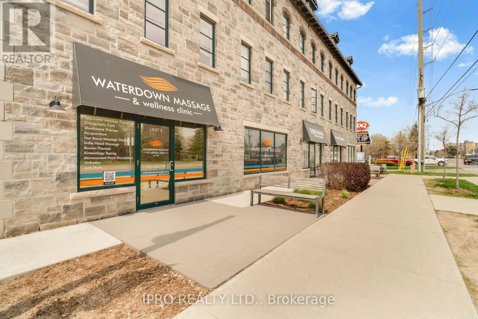 46 - 219 DUNDAS STREET E