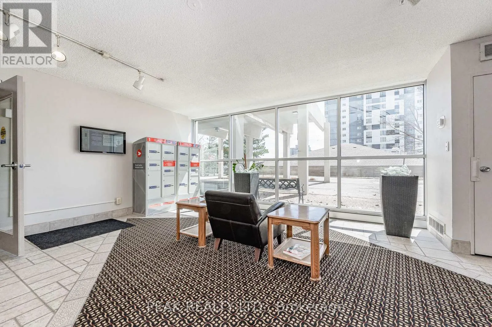 507 - 375 KING STREET E