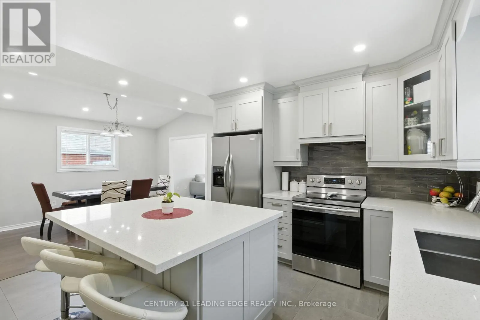 286 E 12TH STREET