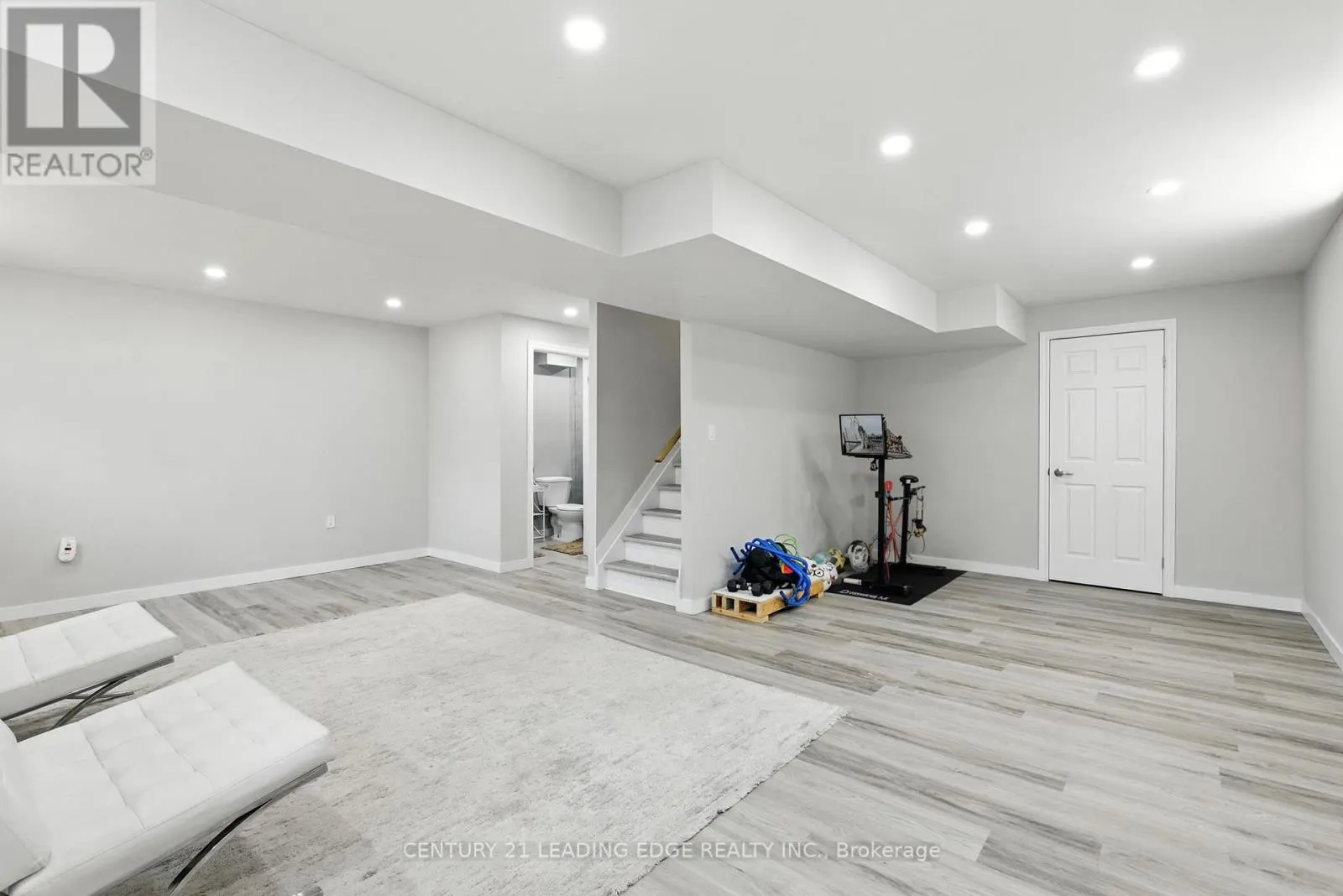 286 E 12TH STREET