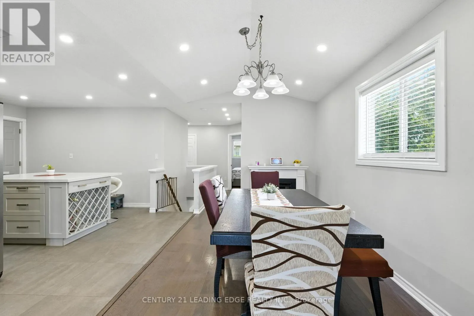 286 E 12TH STREET
