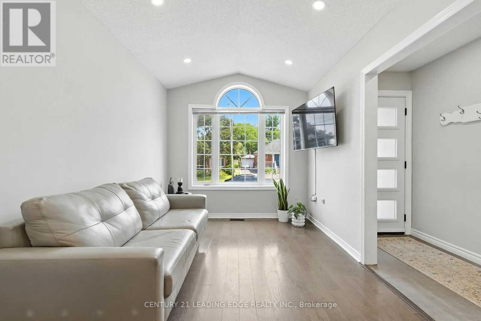 286 E 12TH STREET
