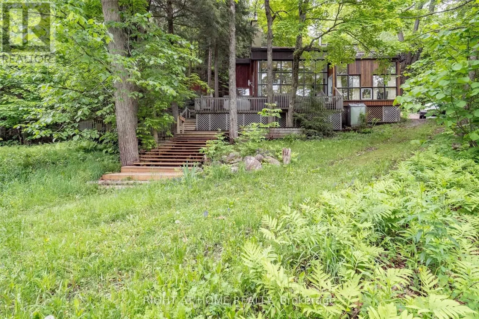 # 10 - 1326 WINDERMERE ROAD