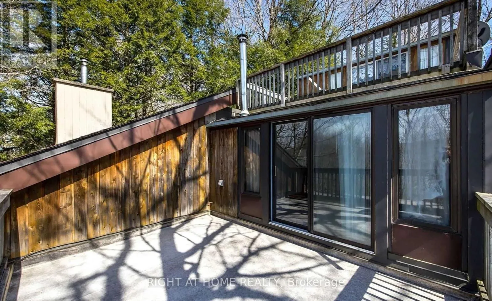 # 10 - 1326 WINDERMERE ROAD