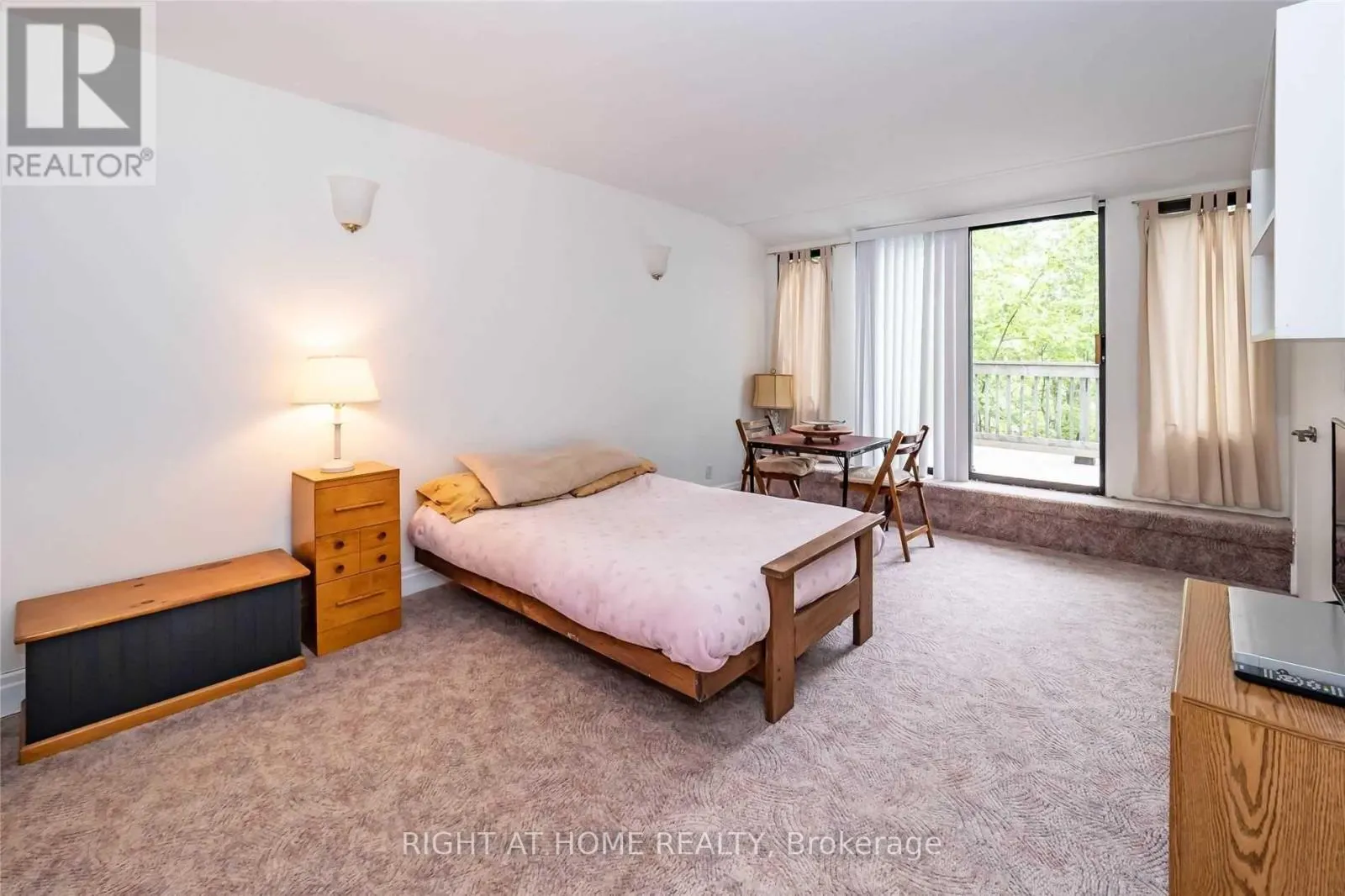 # 10 - 1326 WINDERMERE ROAD