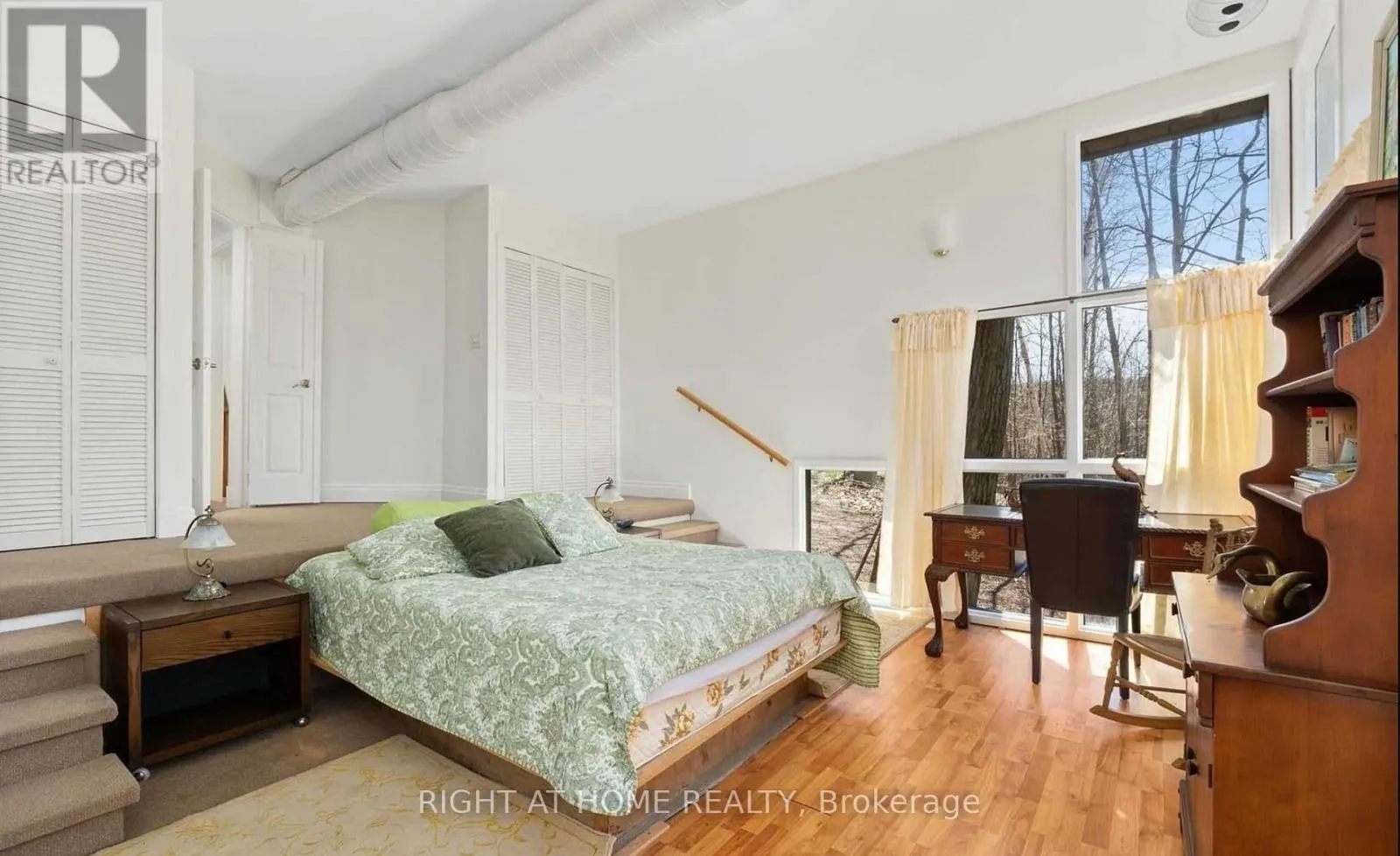 # 10 - 1326 WINDERMERE ROAD