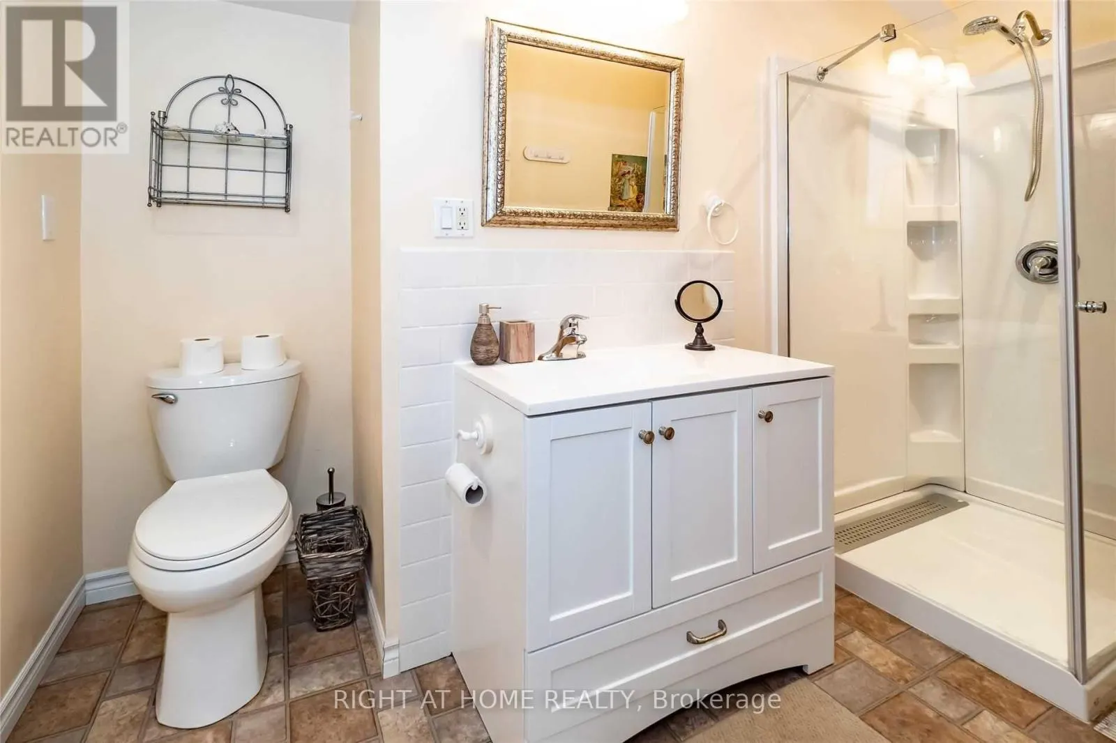 # 10 - 1326 WINDERMERE ROAD