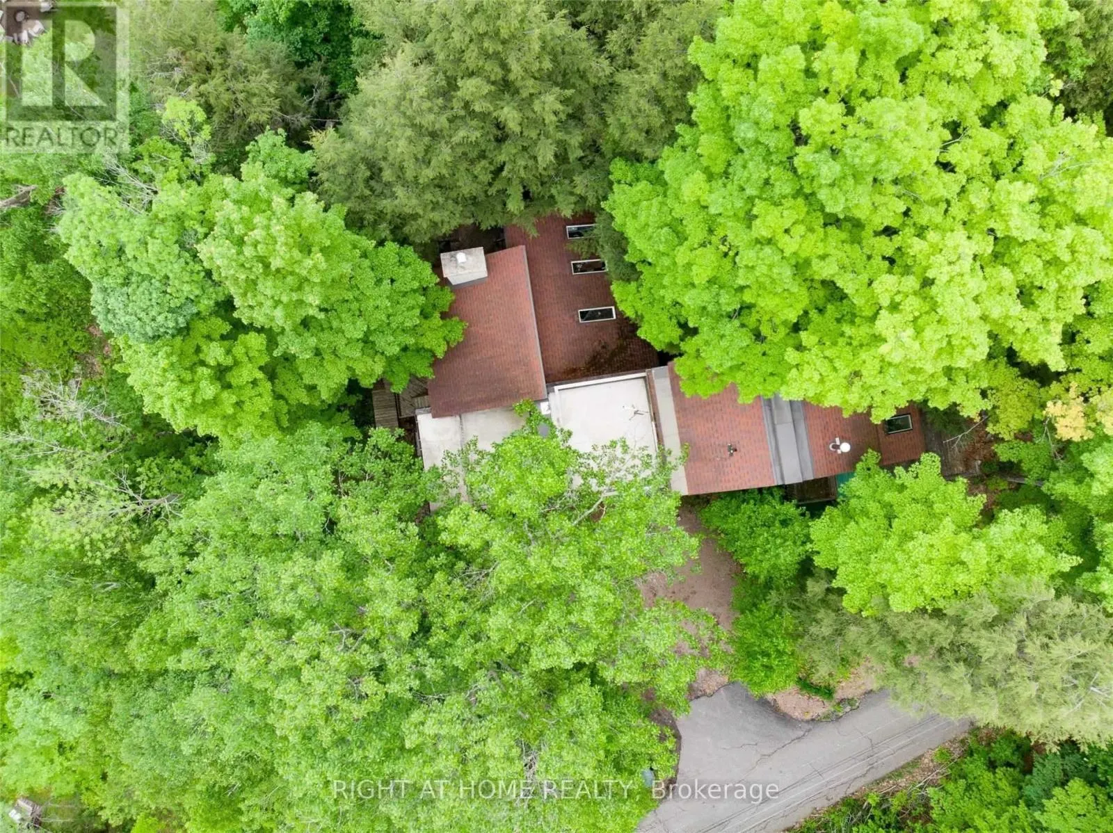 # 10 - 1326 WINDERMERE ROAD