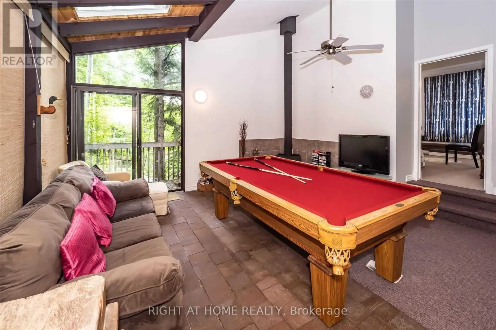 # 10 - 1326 WINDERMERE ROAD
