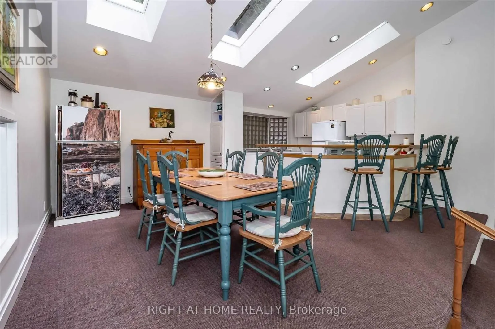 # 10 - 1326 WINDERMERE ROAD