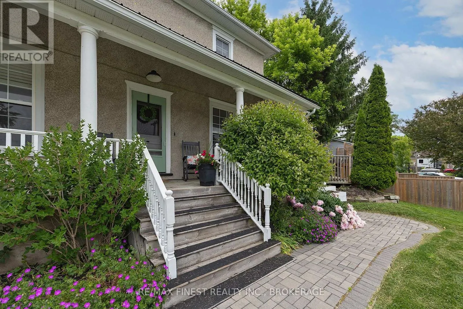 386 QUEEN STREET