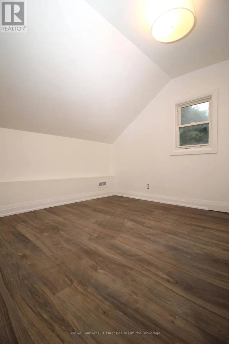 217 FOREST STREET W