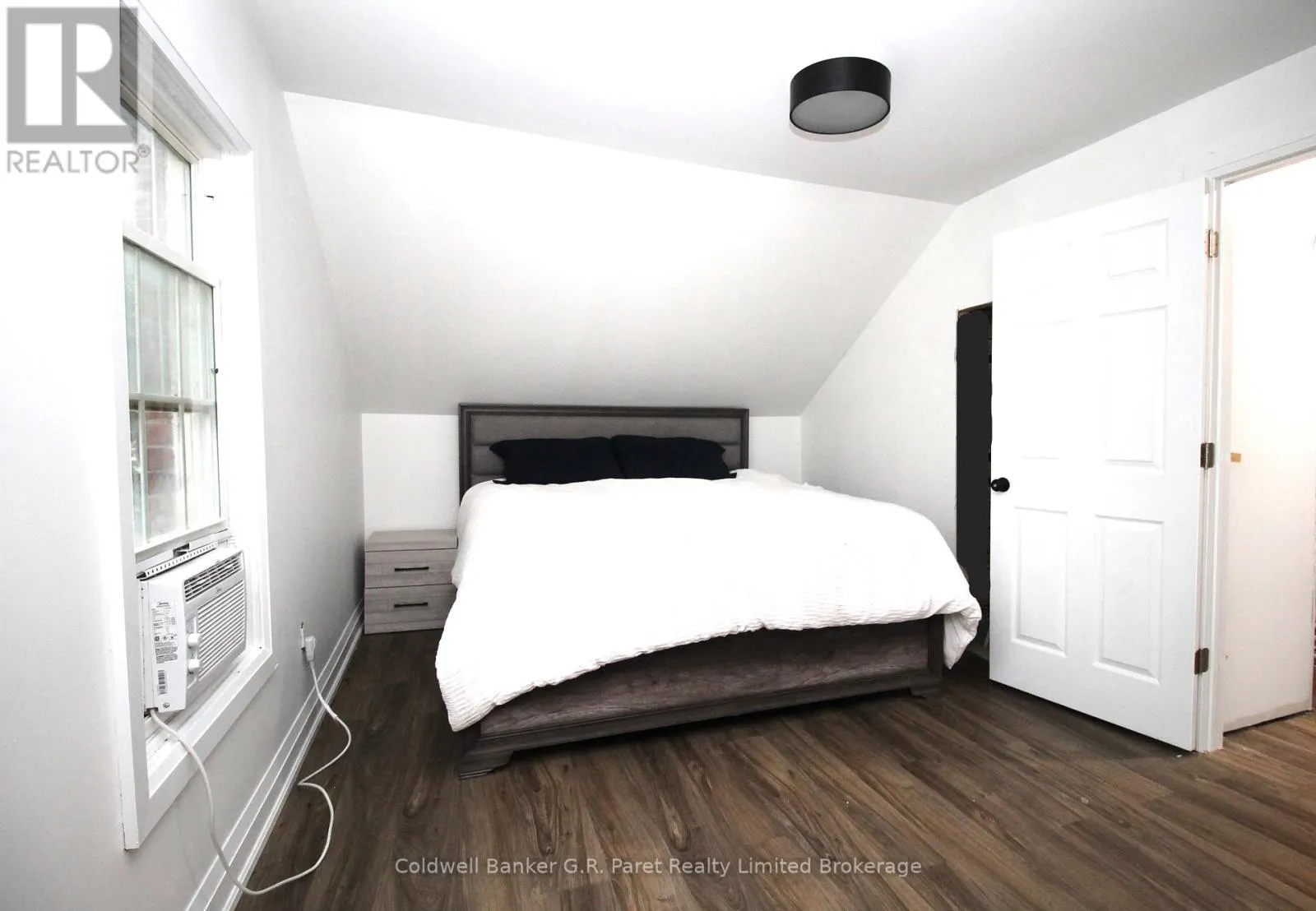 217 FOREST STREET W