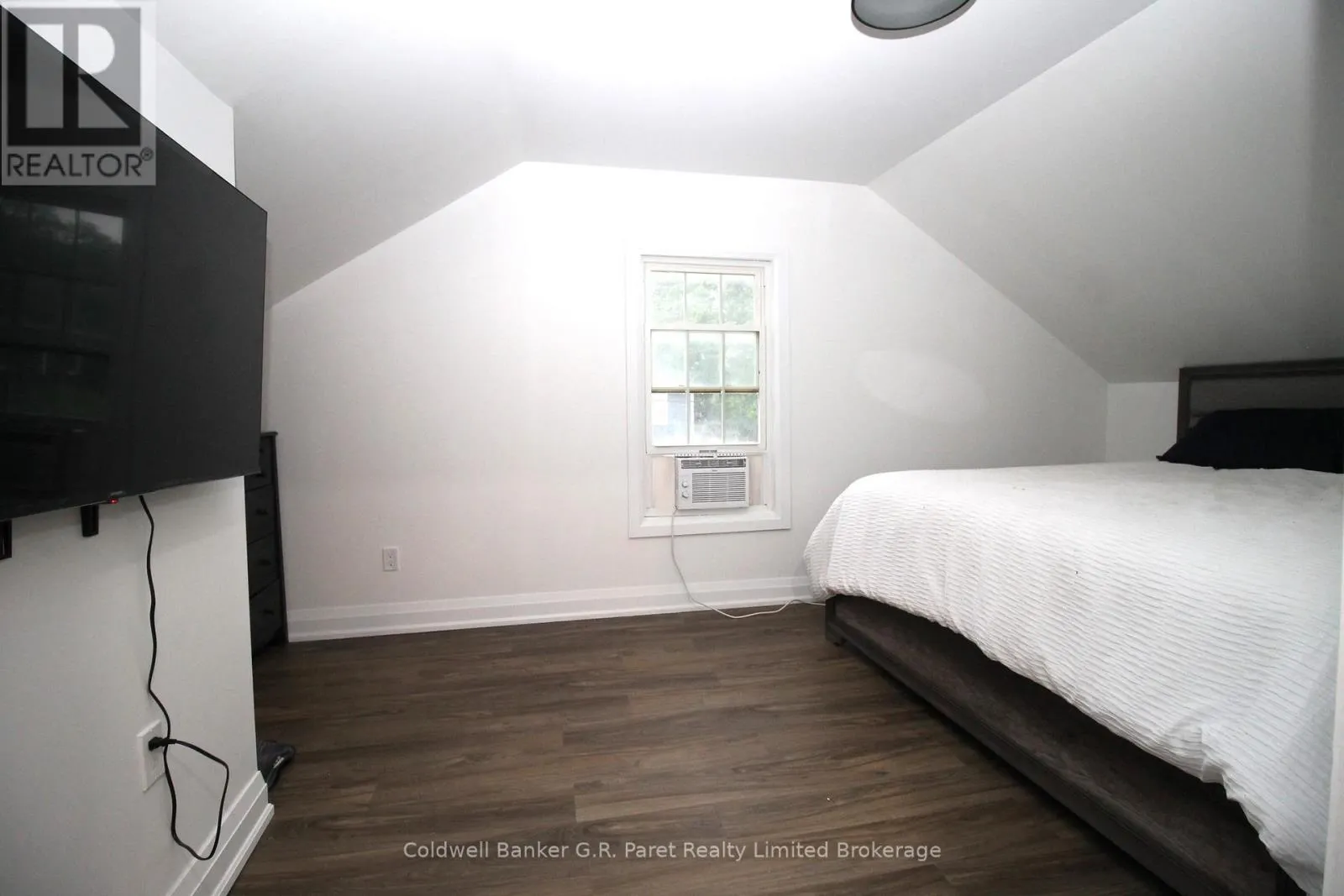 217 FOREST STREET W