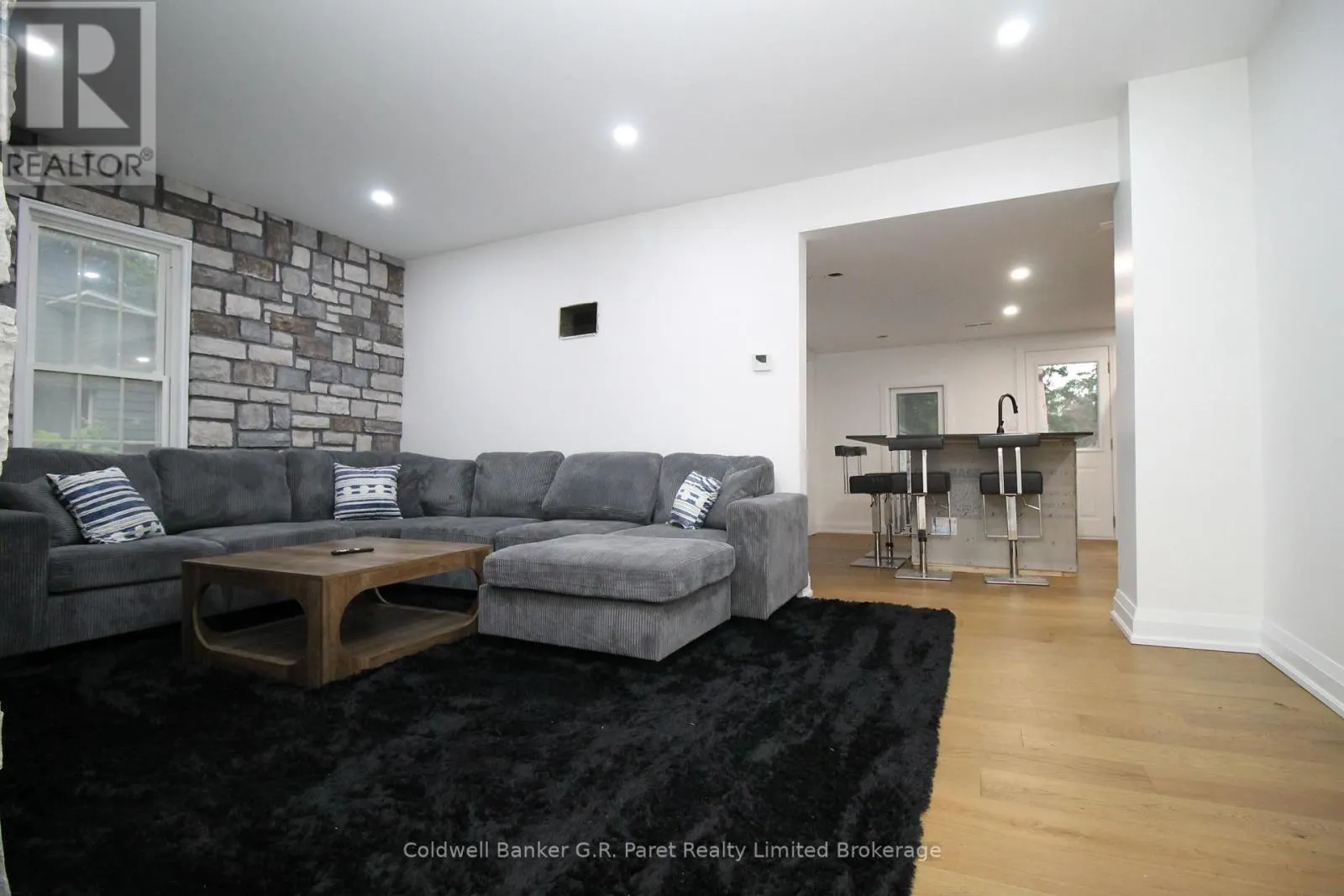 217 FOREST STREET W