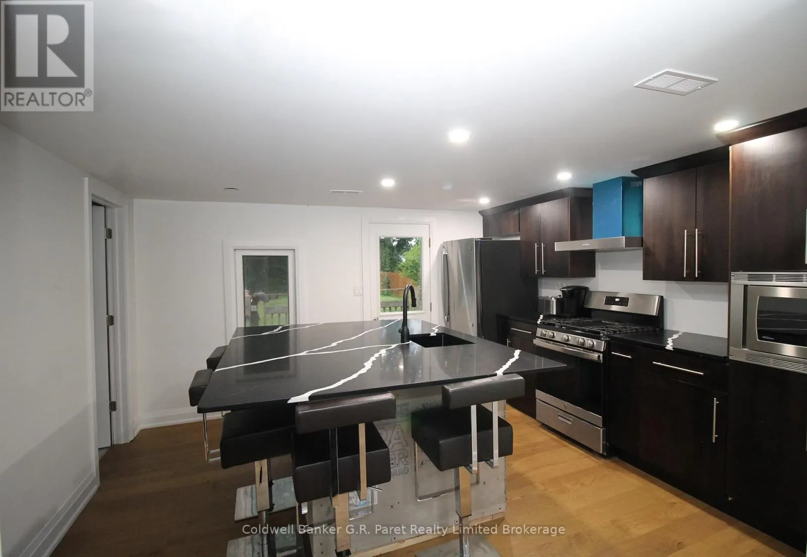217 FOREST STREET W