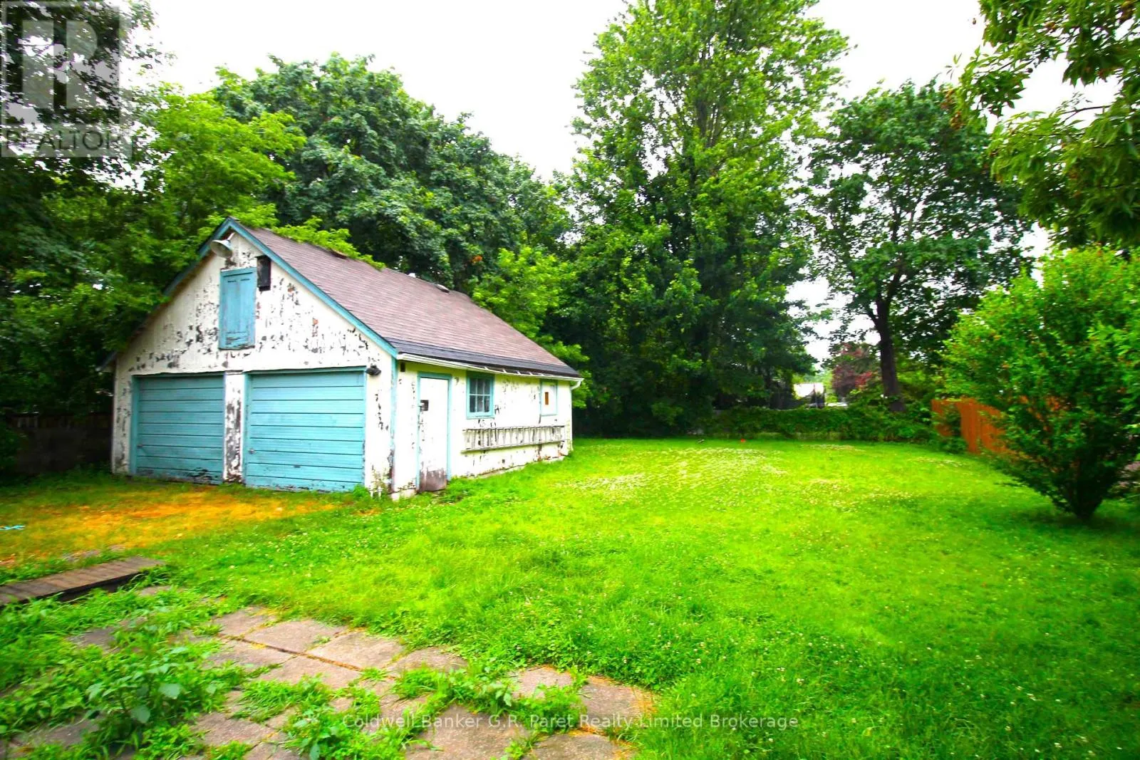 217 FOREST STREET W